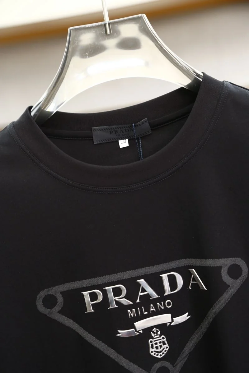 Prada T-Shirts TimelessDesign 167716
