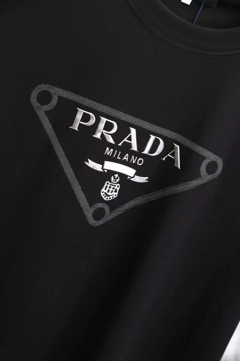 Prada T-Shirts TimelessDesign 167716