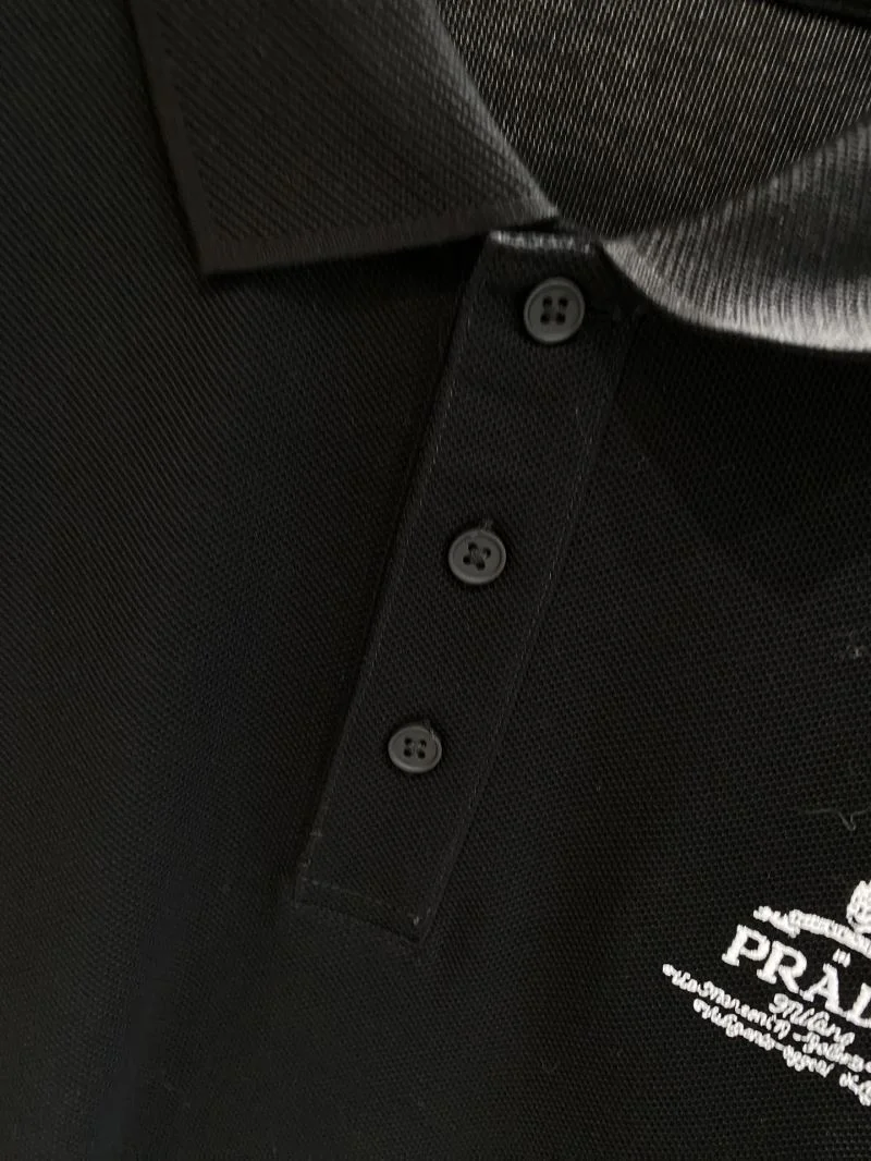 Prada T-Shirts Classic 167686
