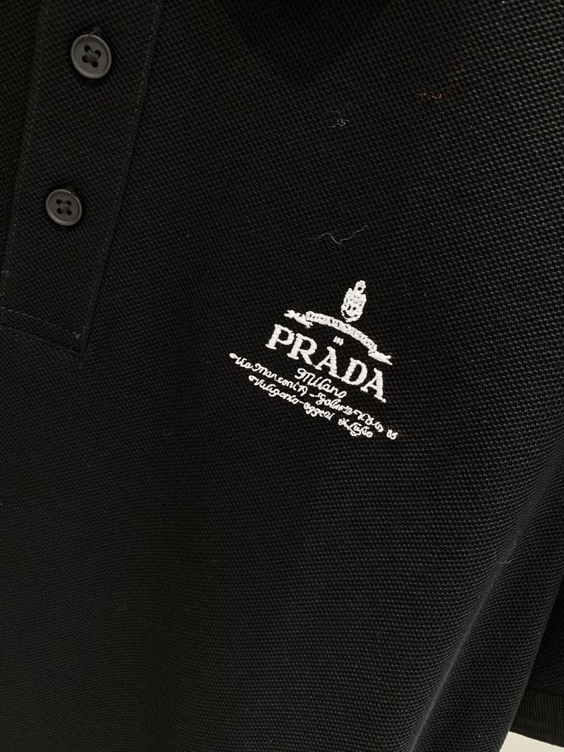 Prada T-Shirts Classic 167686