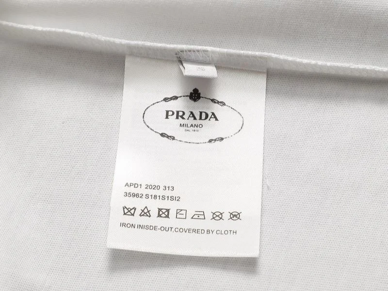 Effortless Prada T-Shirts 167660