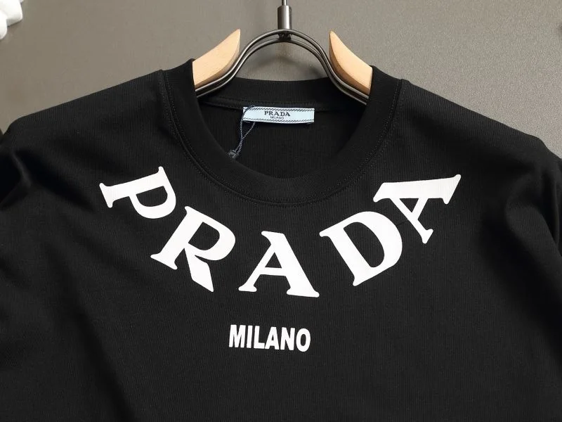 Prada T-Shirts Breathable 167729