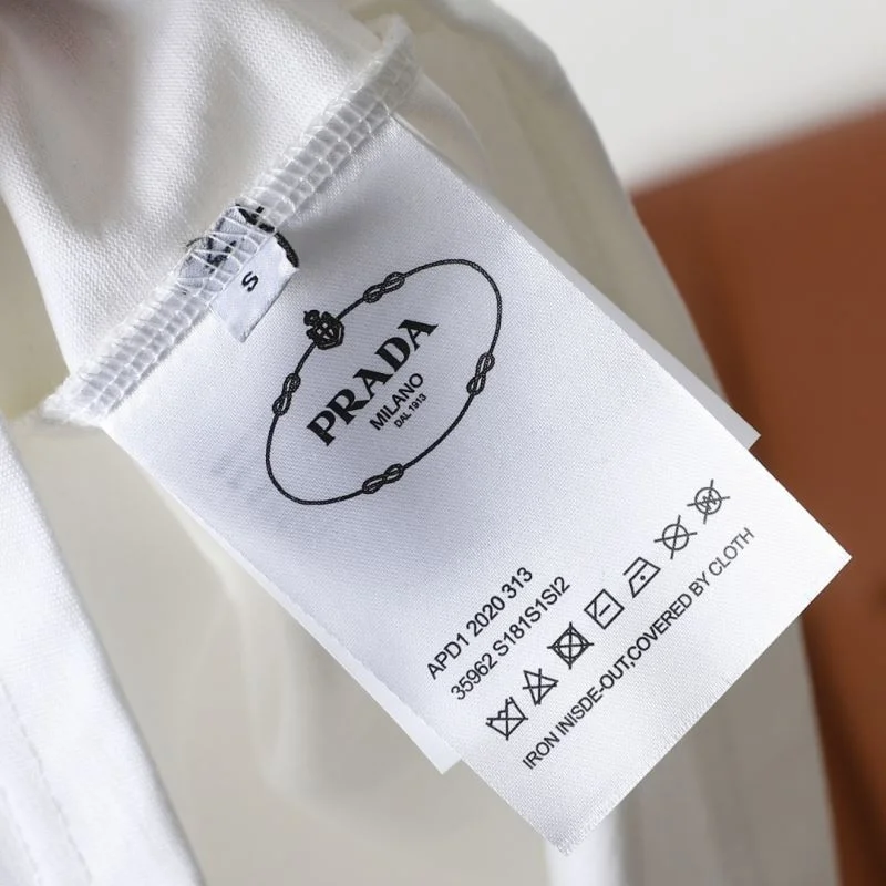 Unisex Prada T-Shirts 167694