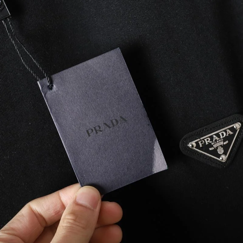 Unisex Prada T-Shirts 167647