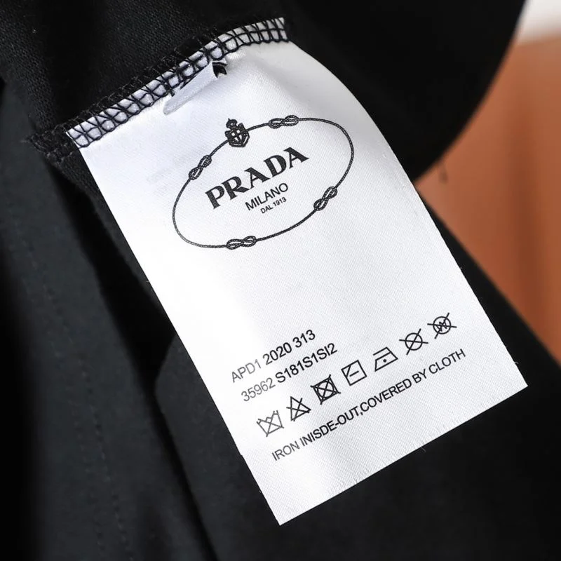 Prada T-Shirts Neat 167644