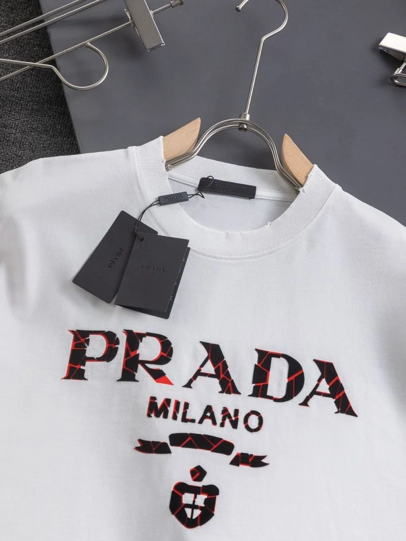 Prada T-Shirts Classic 167645