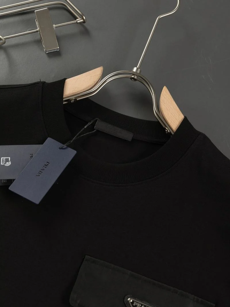 Lightweight Prada T-Shirts 167639