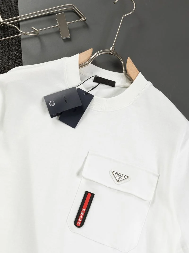 Prada T-Shirts Trendsetting 167640