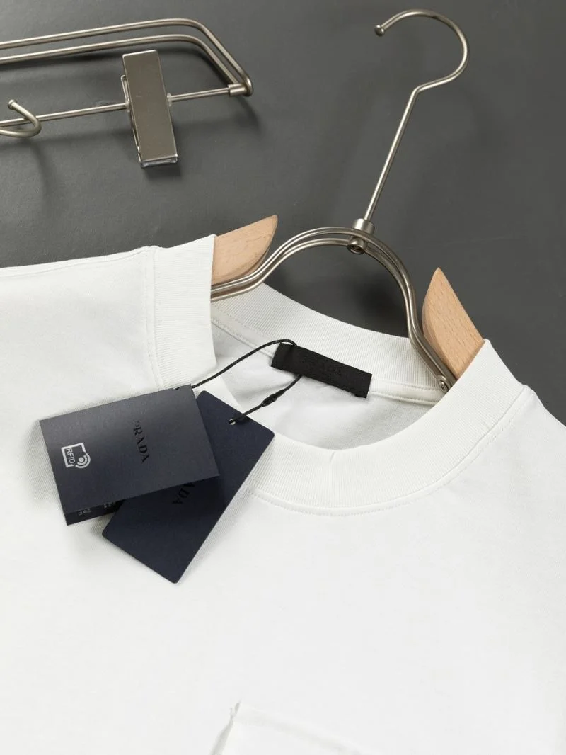 Prada T-Shirts Trendsetting 167640