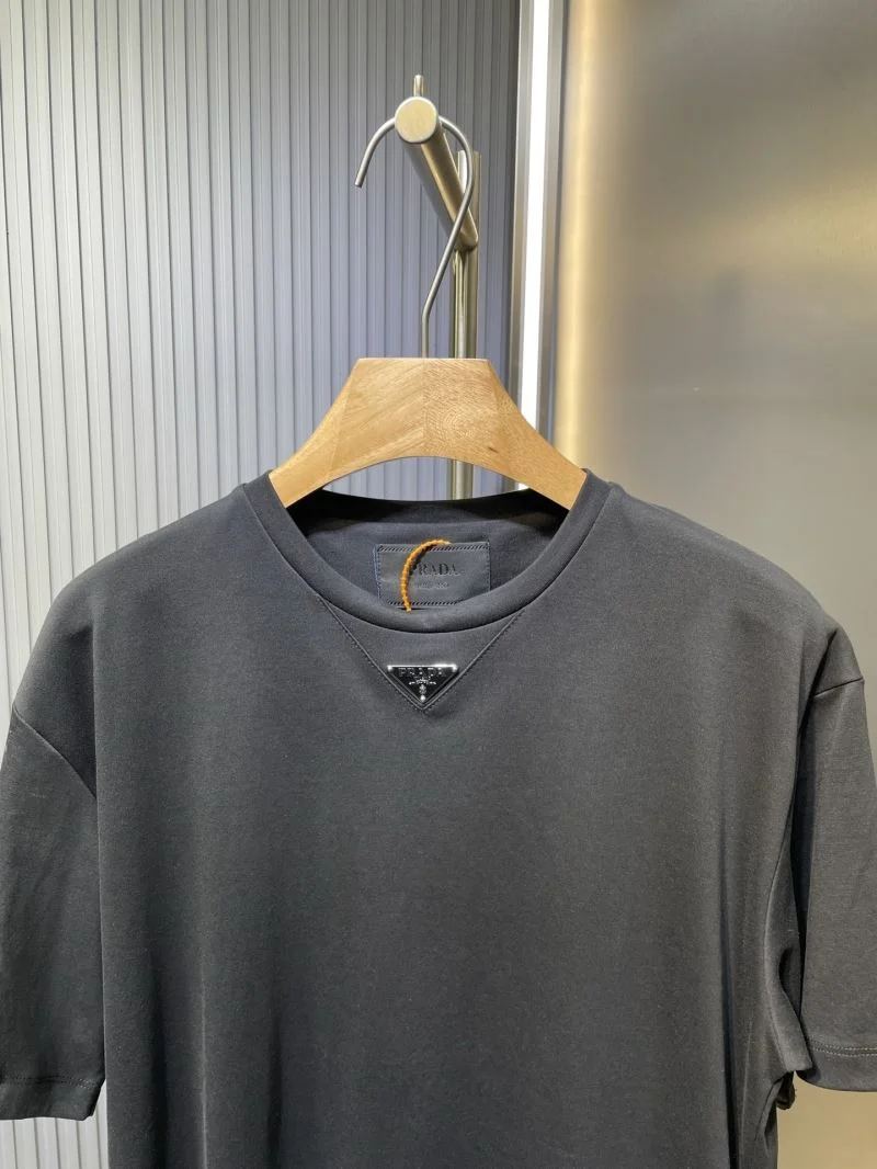 Comfortable Prada T-Shirts 167636