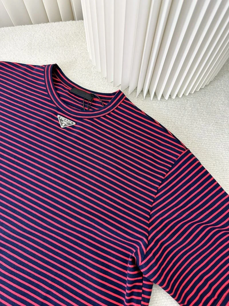 Prada T-Shirts Comfortable 167135