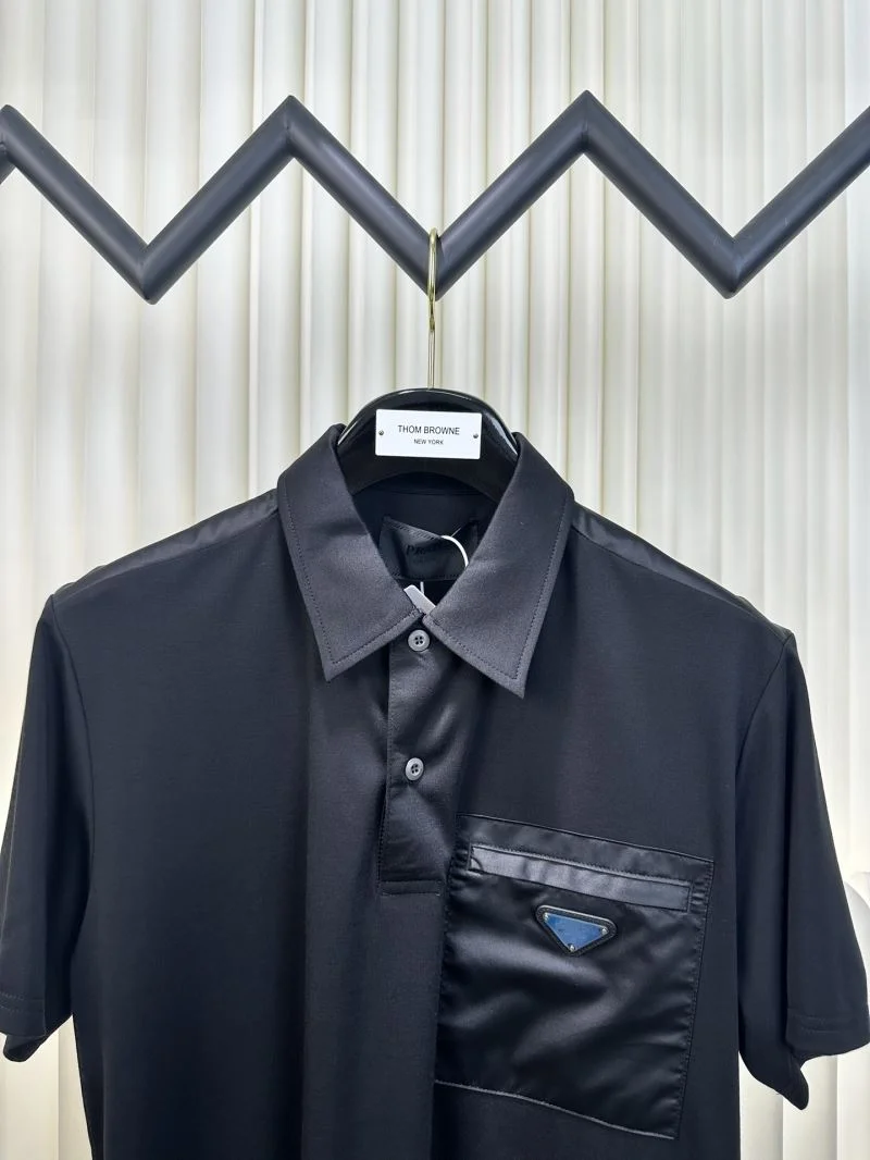Elegant Prada T-Shirts 167098