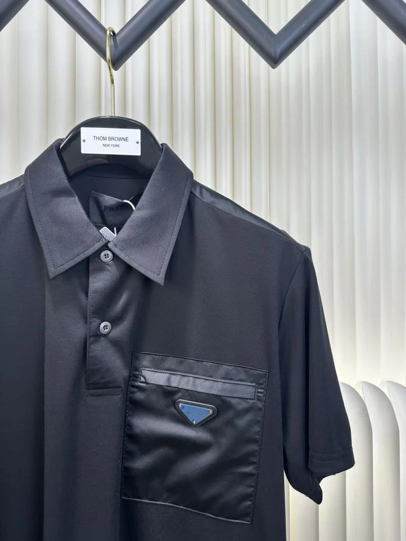 Elegant Prada T-Shirts 167098