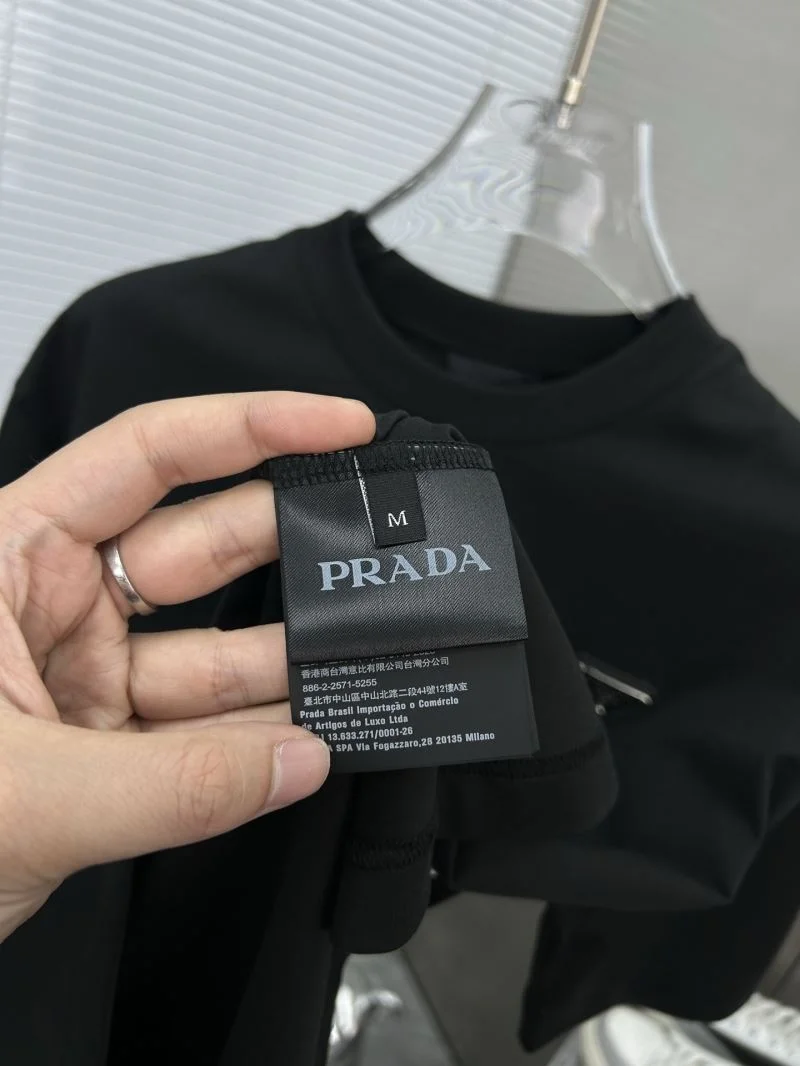 Bold Prada T-Shirts 167084
