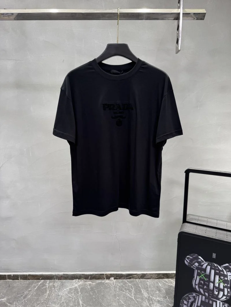 ModernLook Prada T-Shirts 167074