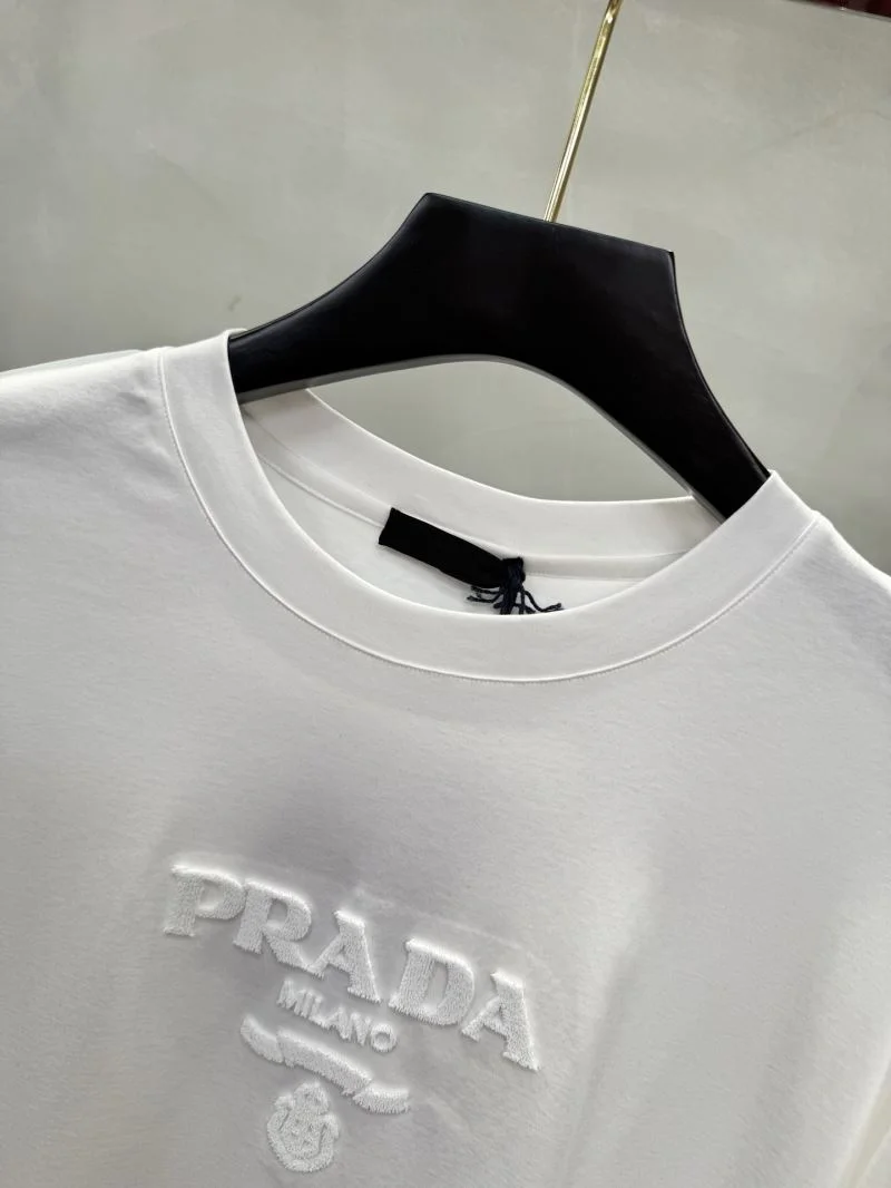 ModernLook Prada T-Shirts 167074