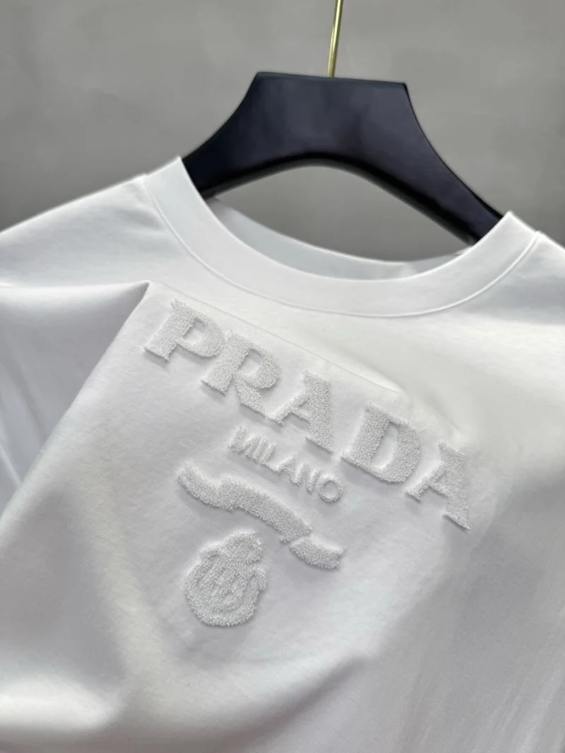 ModernLook Prada T-Shirts 167074