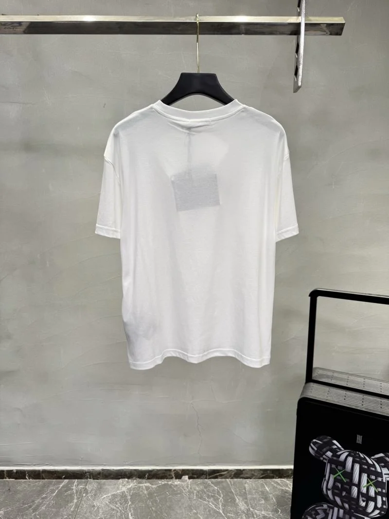 ModernLook Prada T-Shirts 167074