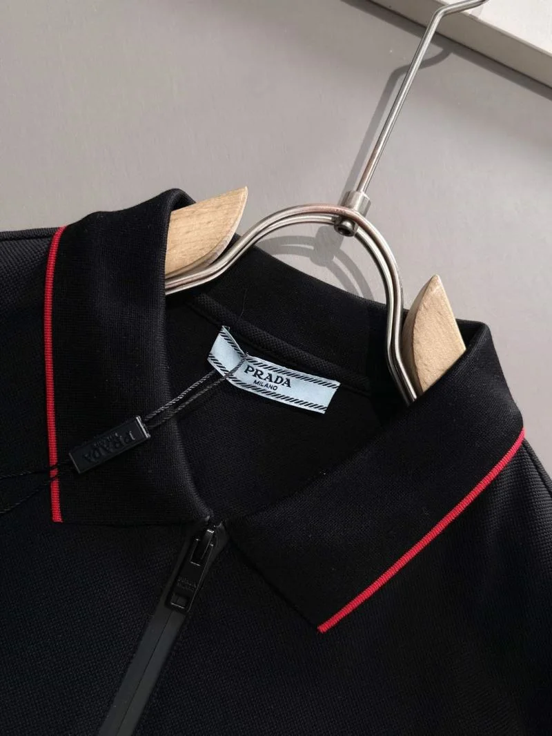Contemporary Prada T-Shirts 167047
