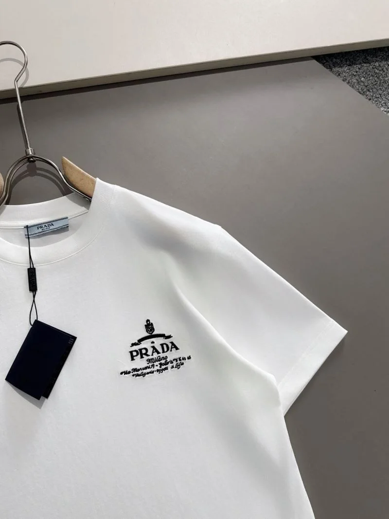 EyeCatching Prada T-Shirts 167022