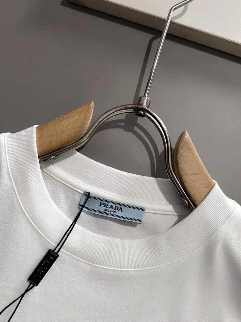 EyeCatching Prada T-Shirts 167022