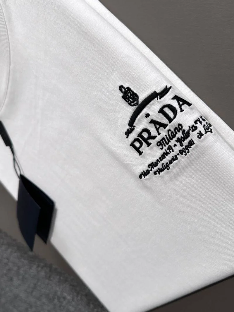 EyeCatching Prada T-Shirts 167022