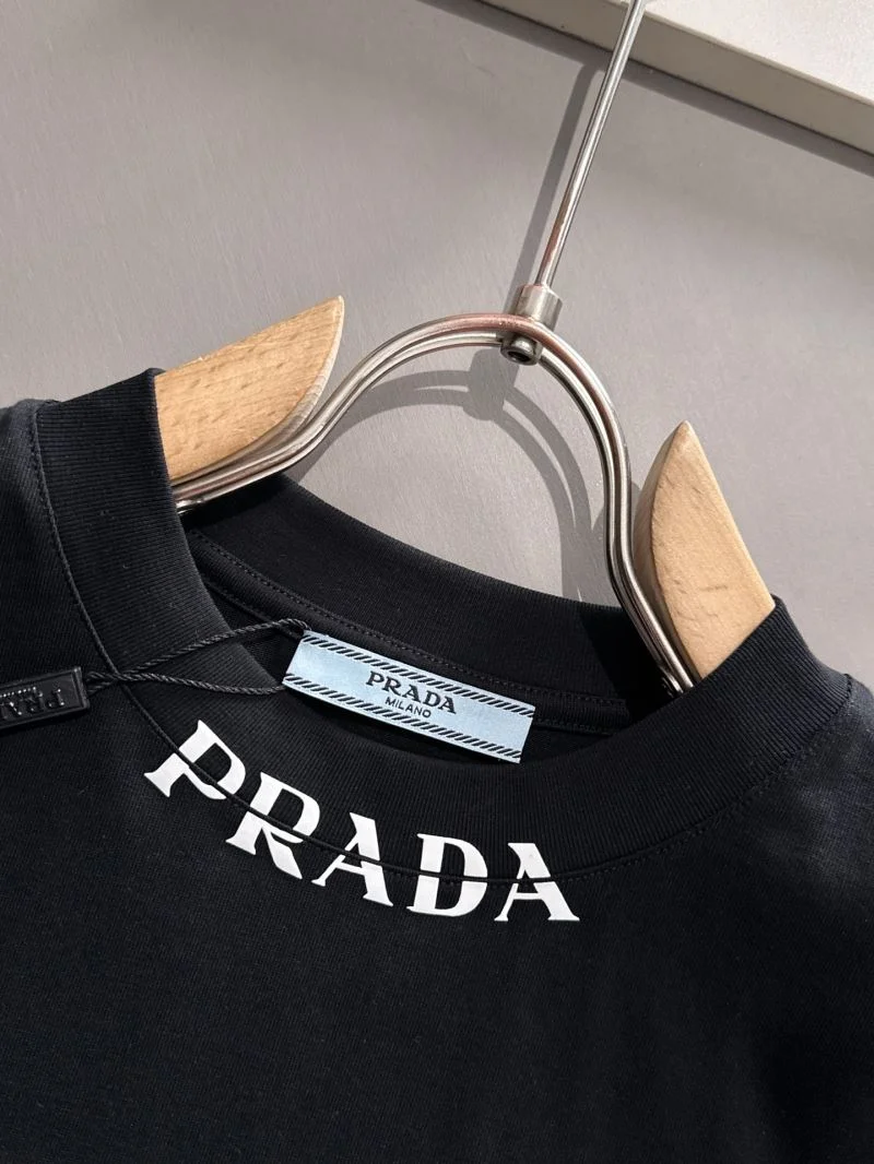 Prada T-Shirts Breathable 167054