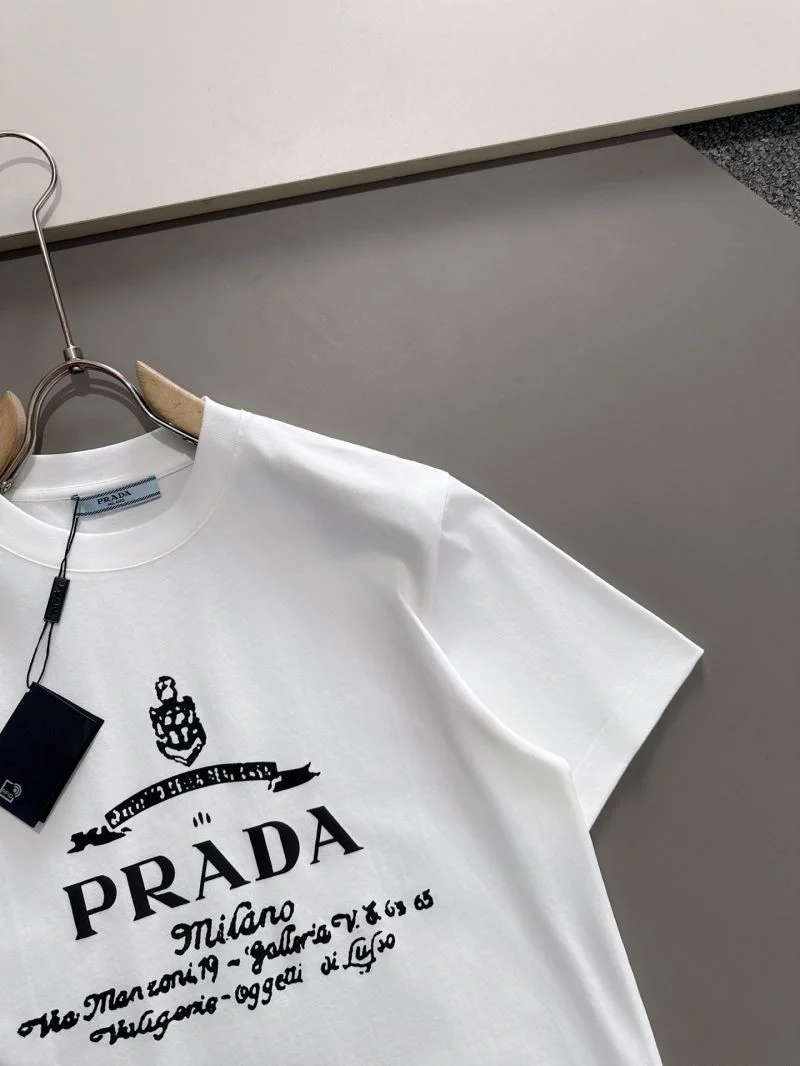 Contemporary Prada T-Shirts 167014