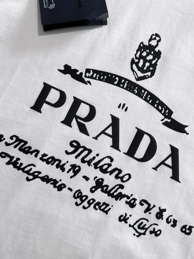 Contemporary Prada T-Shirts 167014