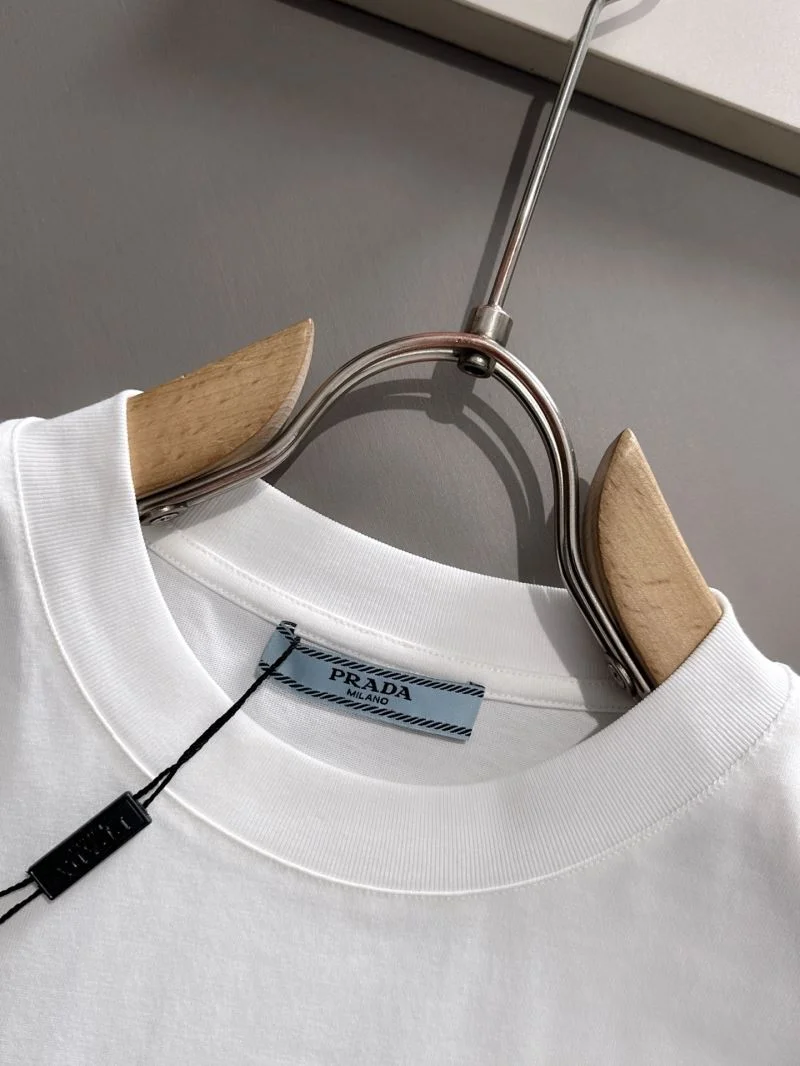 Contemporary Prada T-Shirts 167014