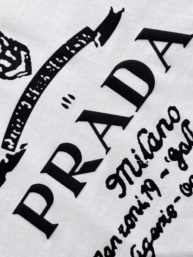 Contemporary Prada T-Shirts 167014