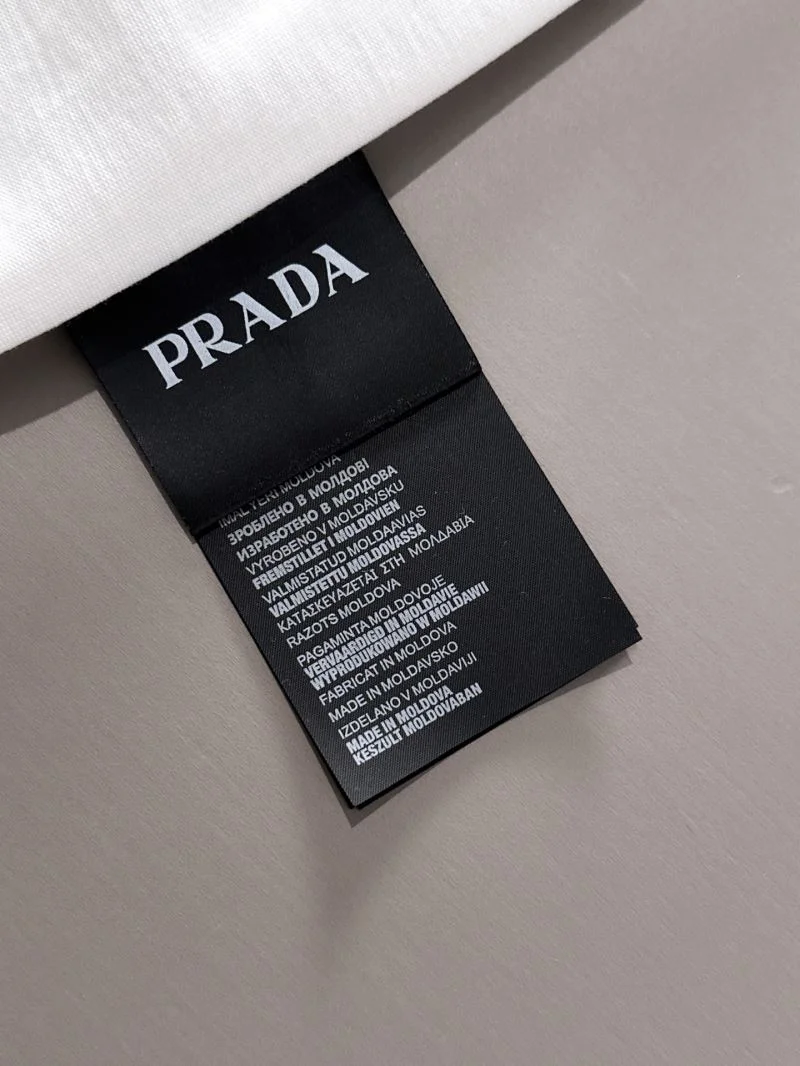 Contemporary Prada T-Shirts 167014