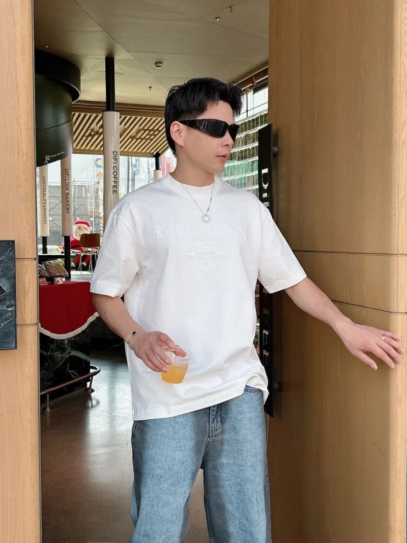 Prada T-Shirts FreshLook 167030
