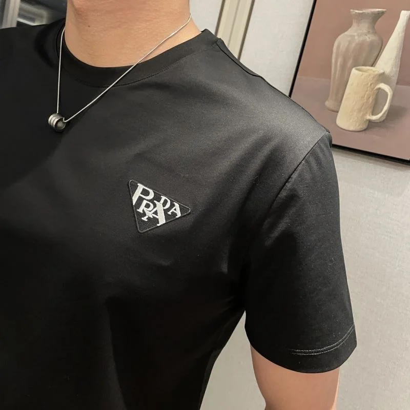ModernLook Prada T-Shirts 167007