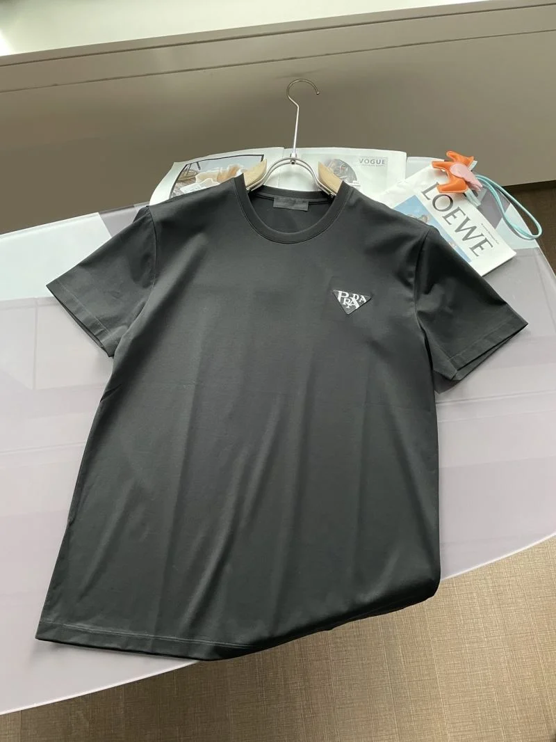 ModernLook Prada T-Shirts 167007