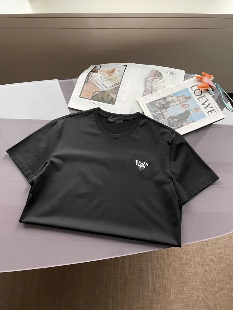 ModernLook Prada T-Shirts 167007