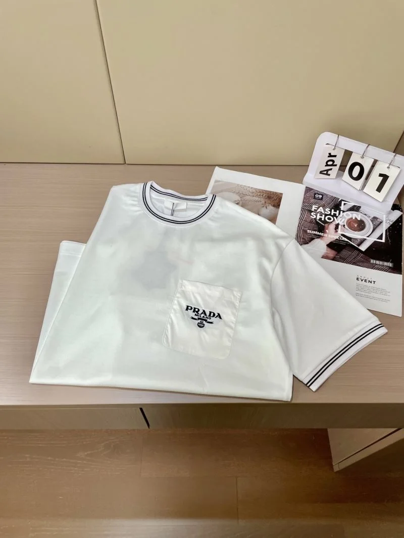 Prada T-Shirts Stylish 167004