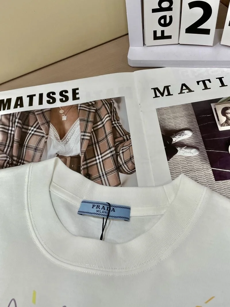 Seasonal Prada T-Shirts 166998
