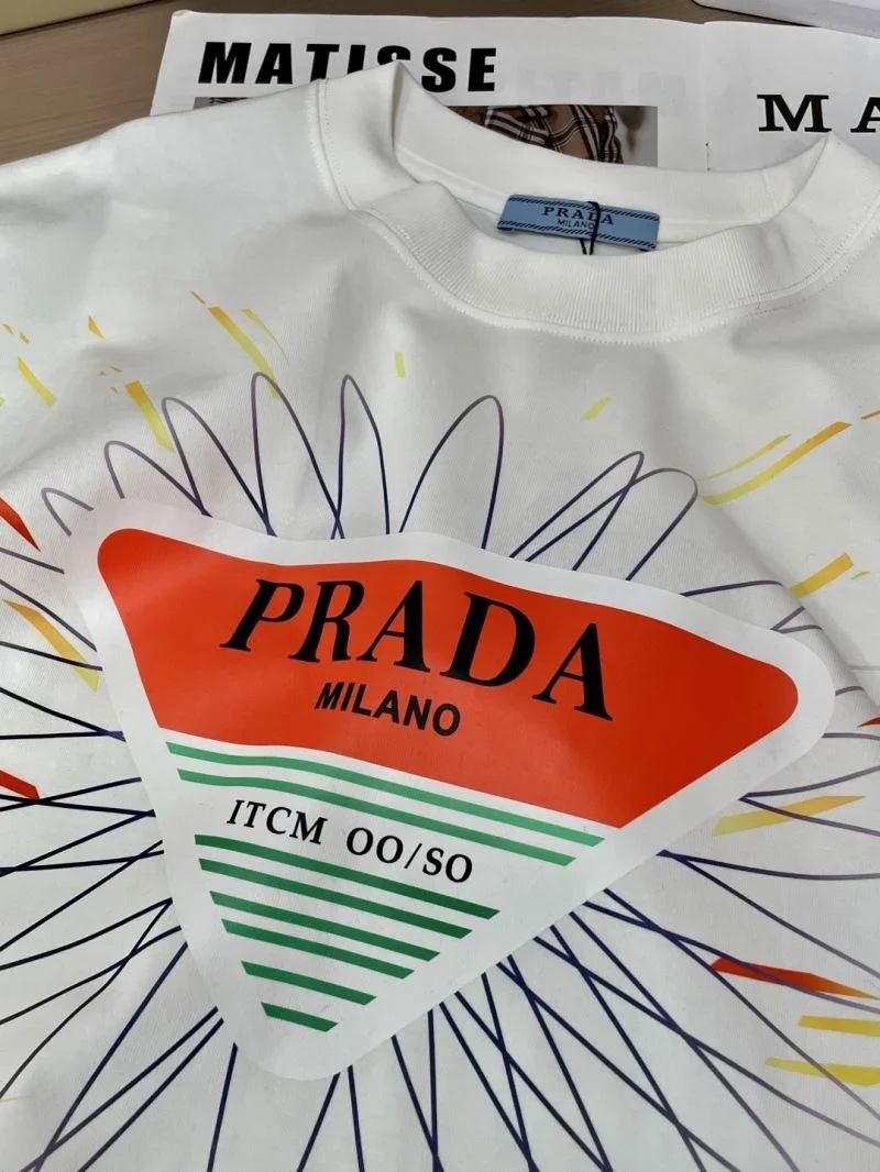 Seasonal Prada T-Shirts 166998