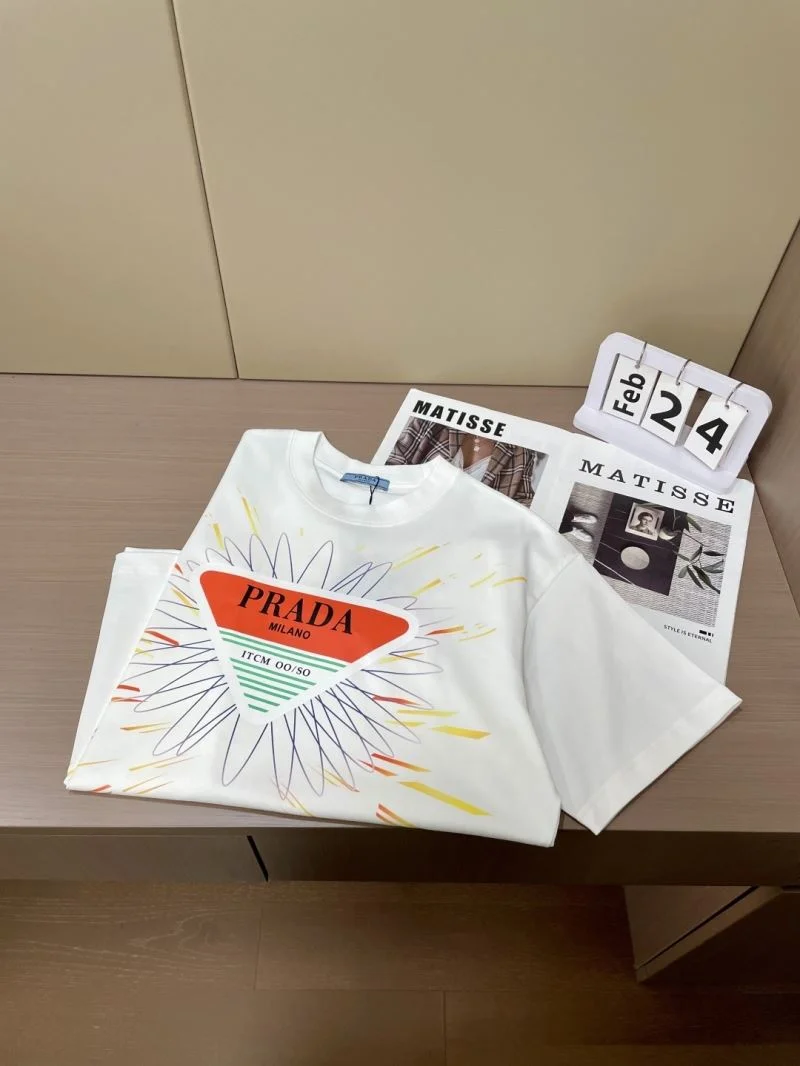 Seasonal Prada T-Shirts 166998