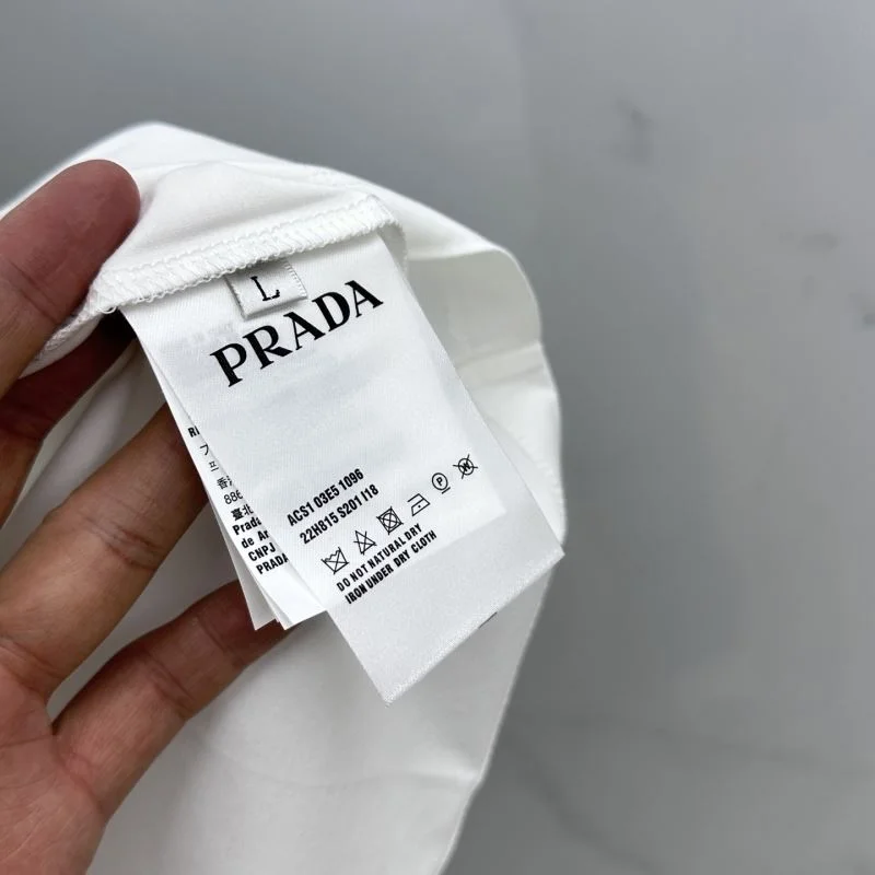 MultiPurpose Prada T-Shirts 166995
