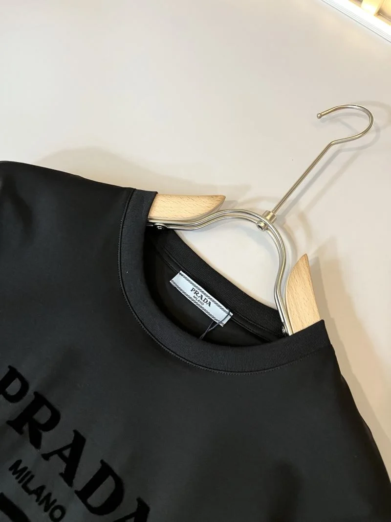 Trendy Prada T-Shirts 166966