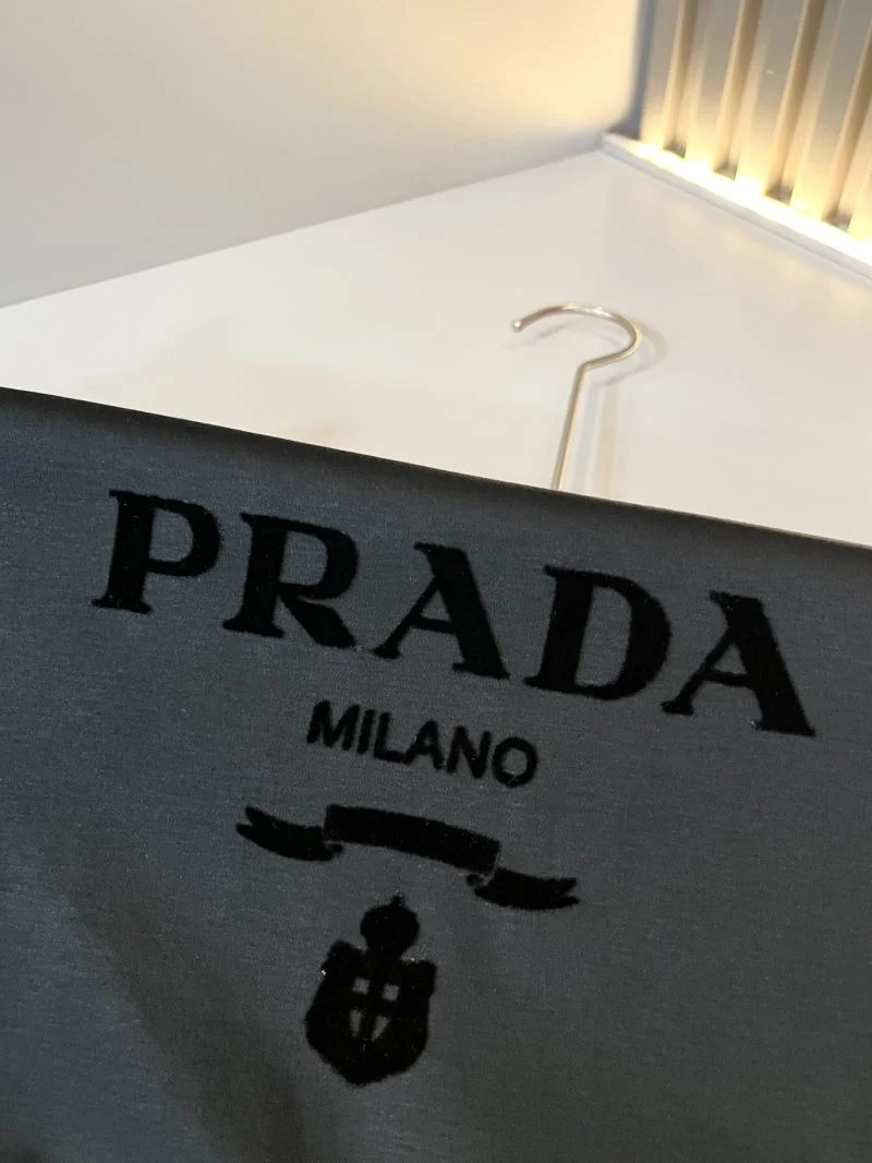 Trendy Prada T-Shirts 166966