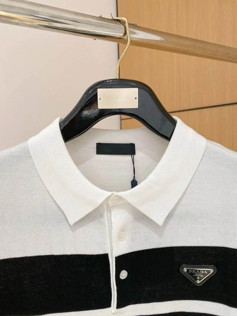 Snug Prada T-Shirts 166940