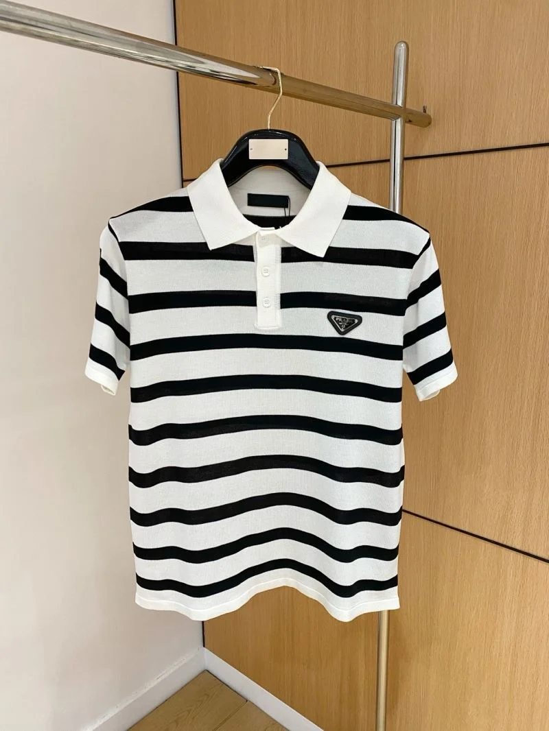 Prada T-Shirts Versatile 166938
