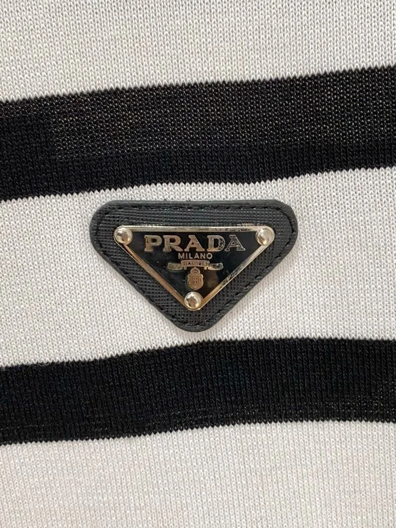 Prada T-Shirts Versatile 166938
