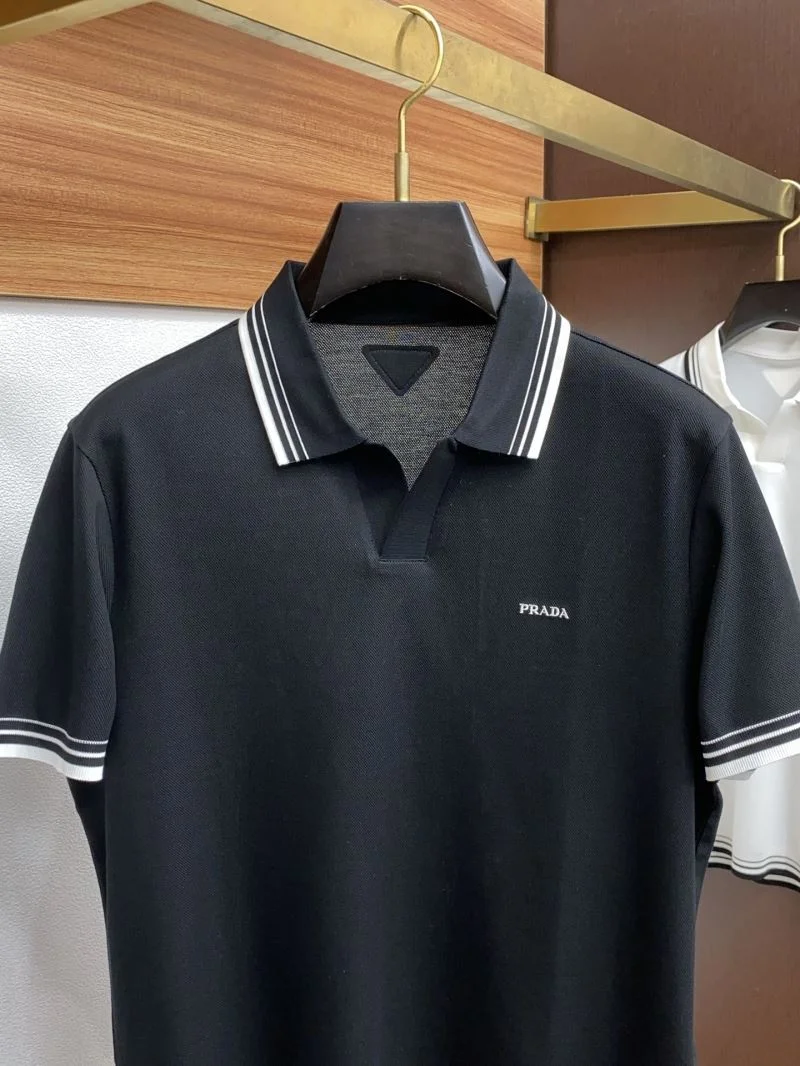 Prada T-Shirts Sleek 166931