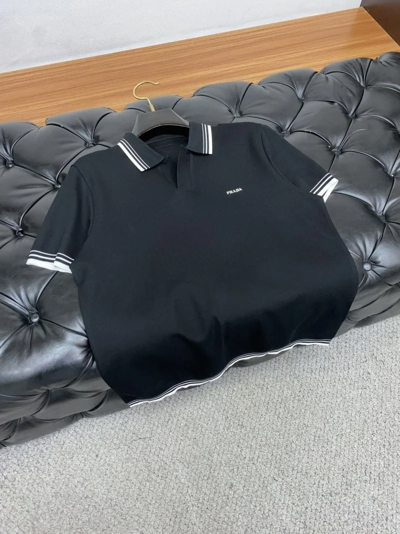 Prada T-Shirts Sleek 166931