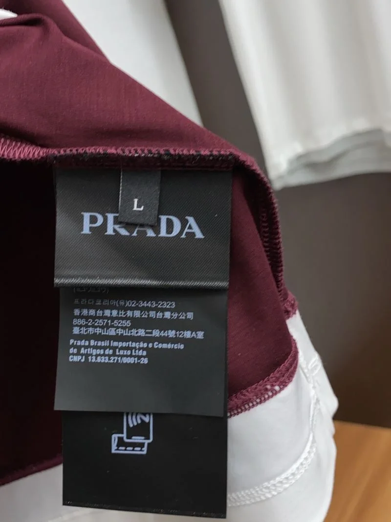 Prada T-Shirts Elegant 166948
