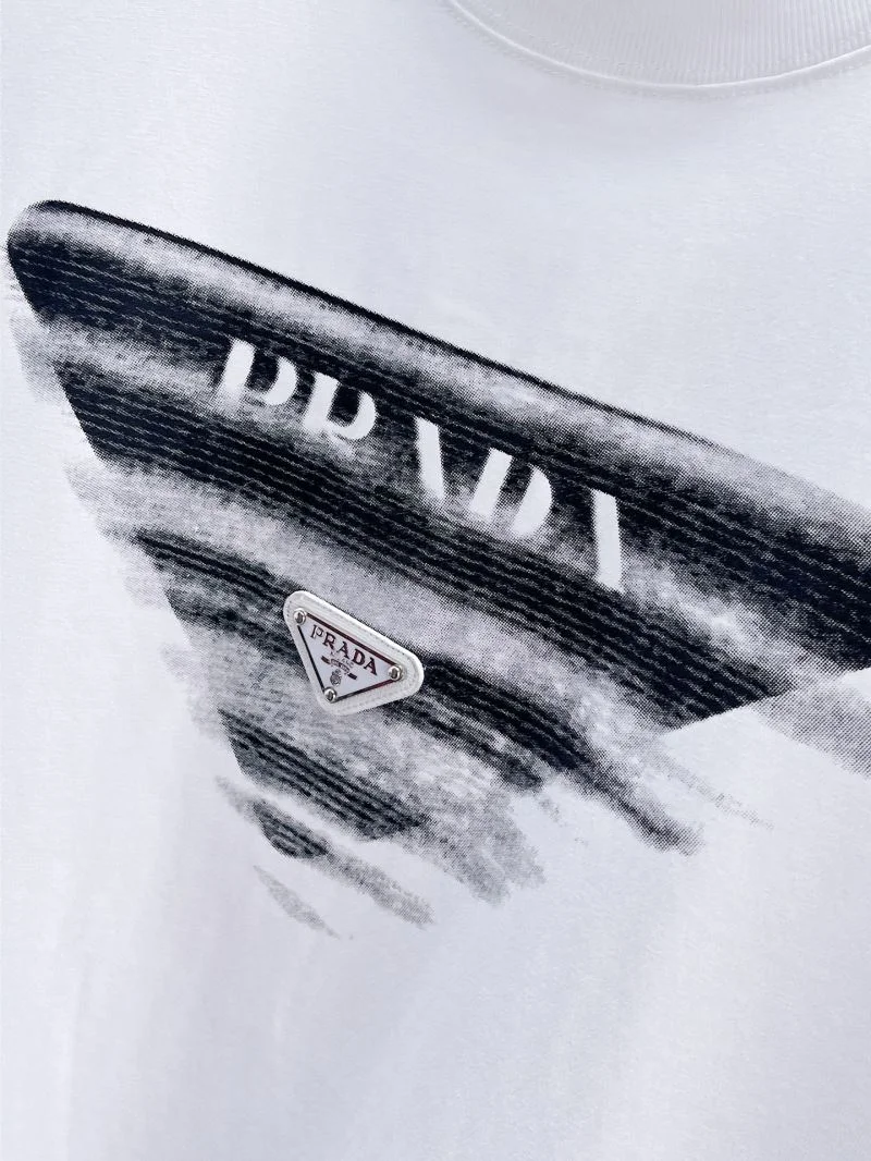 Stretchable Prada T-Shirts 165592